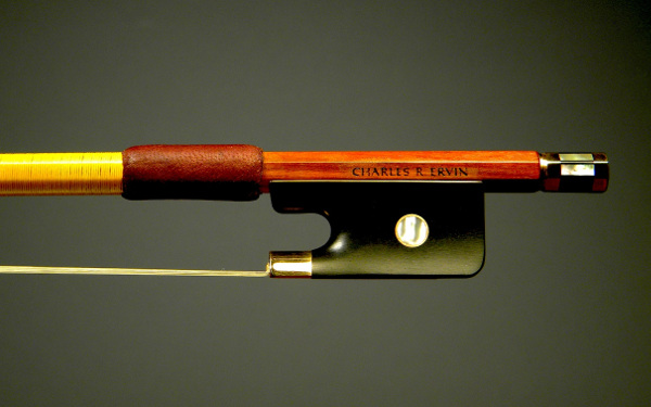 Full Page Muzas Viola Bow Frog